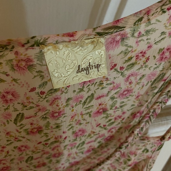 BKE Floral Loose Fitting Tank - Picture 3 of 3